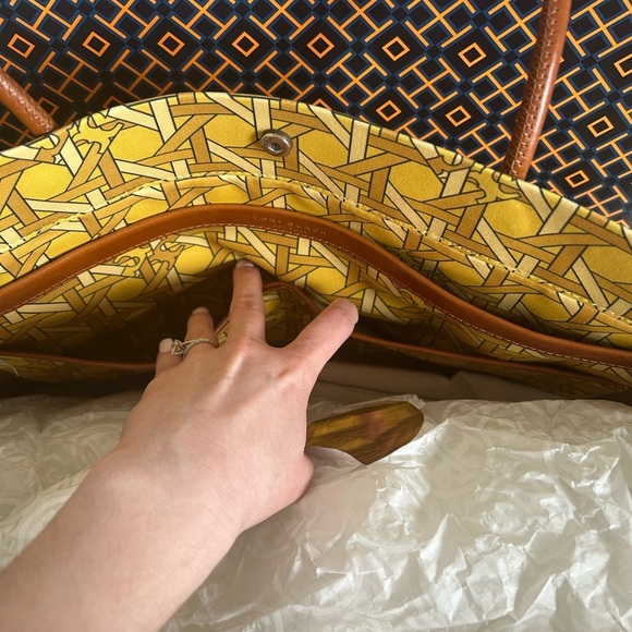 Tory Burch Canvas Basketweave Tote Bag Saffron Basketweave Gold Yellow Brown - Picture 8 of 10